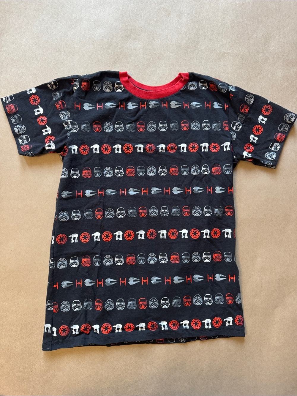Disney Boys 10/12 L Black Tee with Red and White Star Wars Icons